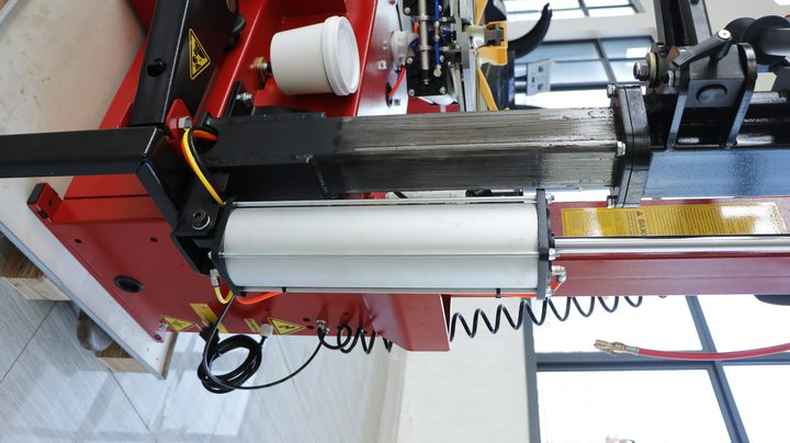 COSENG C233GB/GC — Auxiliary-arm cylinder
